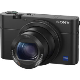 20.1 MP Digital Compact Camera with 4K video